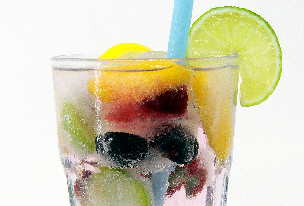 Serinleten bir tarif: Meyveli buzlu soda