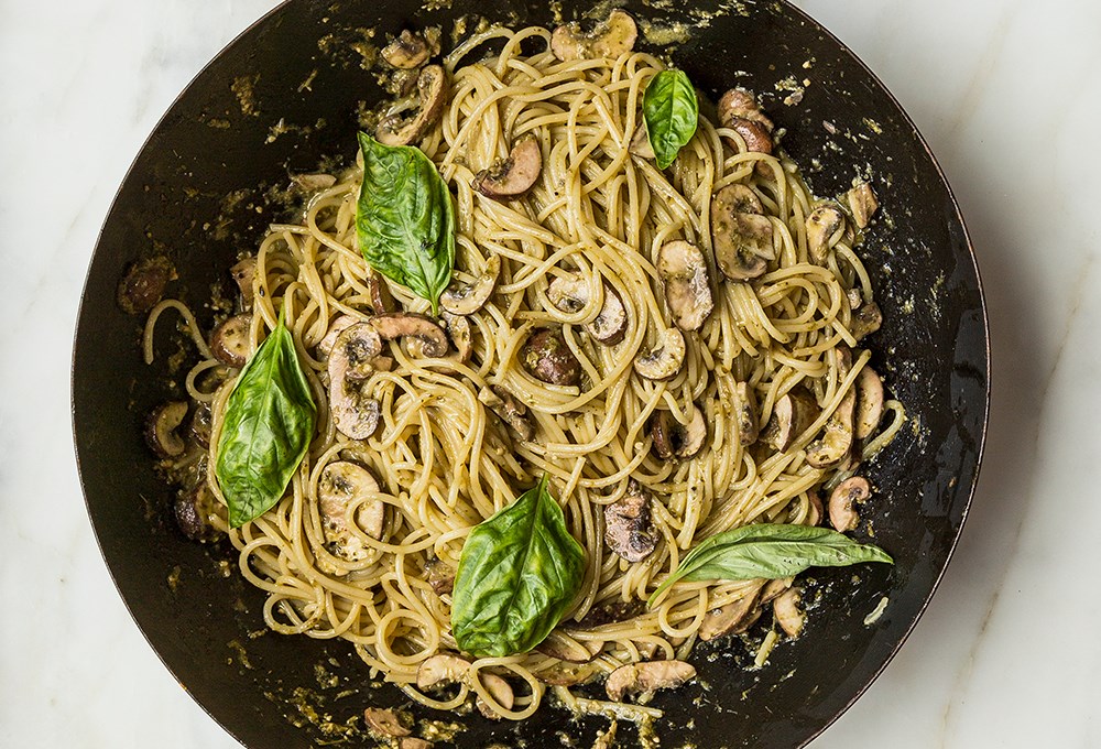 Pesto soslu ve mantarlı spaghetti tarifi