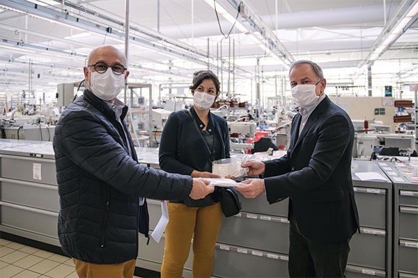 Buse Terim  Louis Vuitton sağlık çalışanları için maske üretiyor