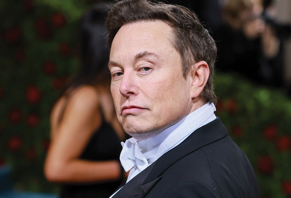 Elon Musk ‘yanmış saç’ gibi kokan bir parfüm çıkardı