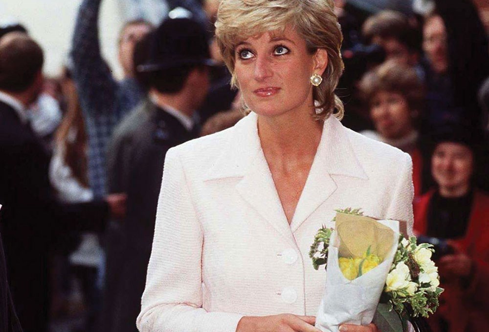Dior, Prenses Diana’nın ismini taşıyan ikonik Lady Dior çantayı yeniden yorumladı