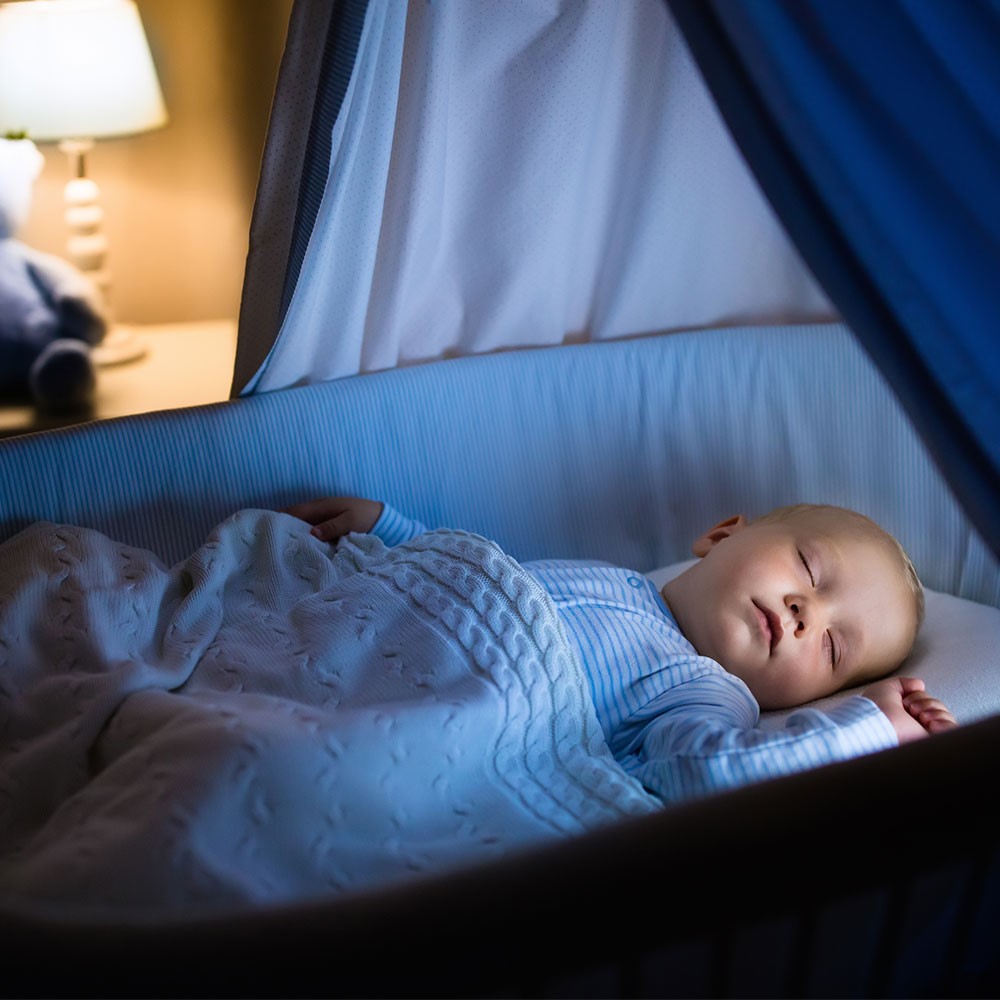 Gece bebeklerin uykusunun bölünmesinin 5 nedeni