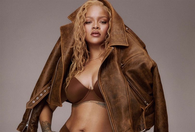 Rihanna, Savage X Fenty’nin yeni koleksiyon kampanyasıyla büyülüyor