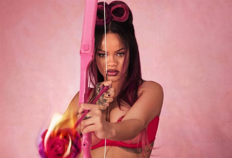 Rihanna, Savage X Fenty'nin Sevgililer Günü kampanyası için Eros oldu