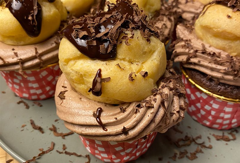 Partilerin yıldızı profiterol cupcake tarifi