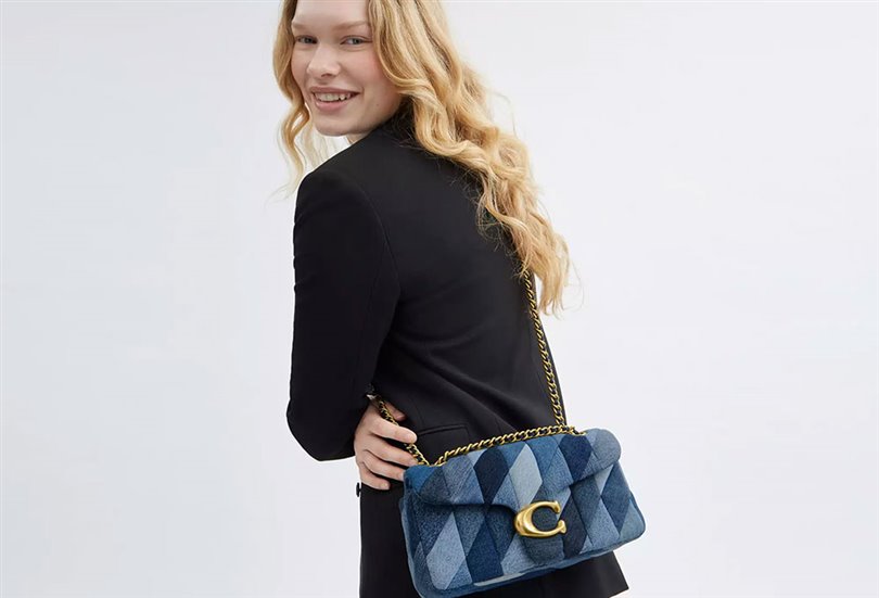 Coach ve Bank&Vogue, kullanılmış denim ve deriyi lüks aksesuarlara dönüştürdü