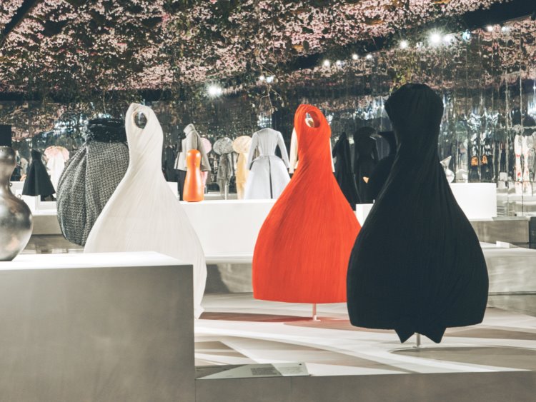 Dior’dan Rodin Müzesi’nin bahçesinde Grammar of Forms sergisi