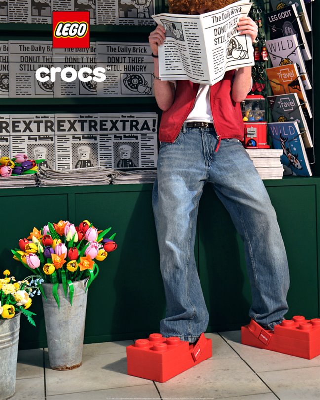 Bu LEGO-Crocs terlikler ayaklarınızı kocaman kırmızı tuğlalara dönüştürecek!