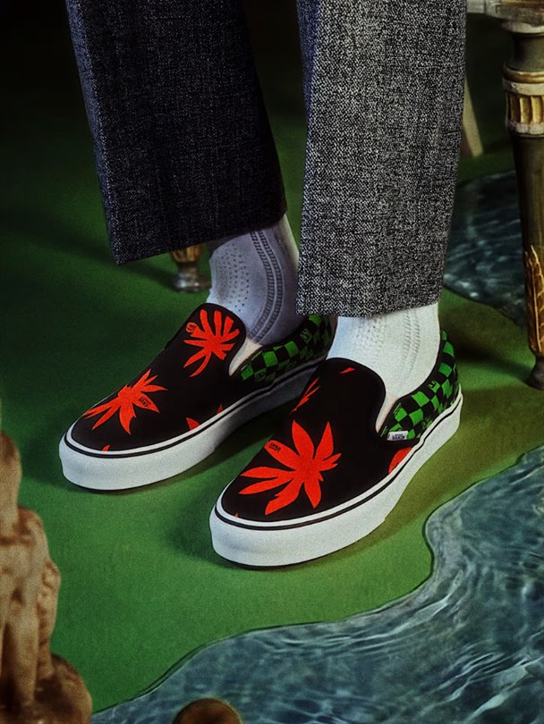 Valentino Garavani ve Vans, sneaker iş birliklerinin ikinci bölümüyle geri dönüyor.