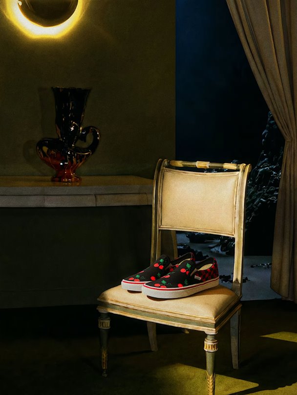 Valentino Garavani ve Vans, sneaker iş birliklerinin ikinci bölümüyle geri dönüyor.