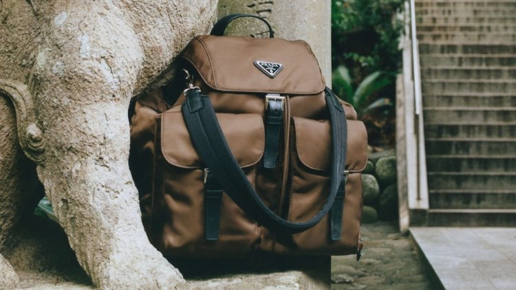 Prada'nın Re-Nylon kampanyasında Benedict Cumberbatch ve Letitia Wright yer alıyor