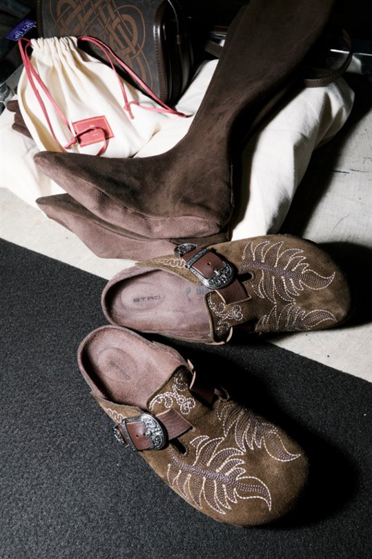 Birkenstock x Etro, ilk ortak çalışmalarını Milano Moda Haftası'nda sundu