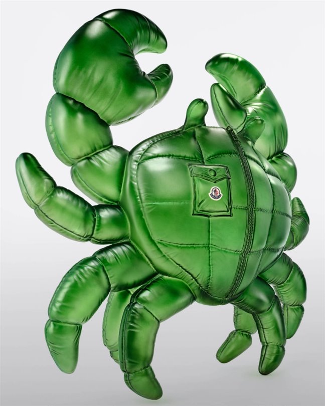 Moncler ve Jamie Dornan, ‘Kabarık bir yaz geçirin’ diyor