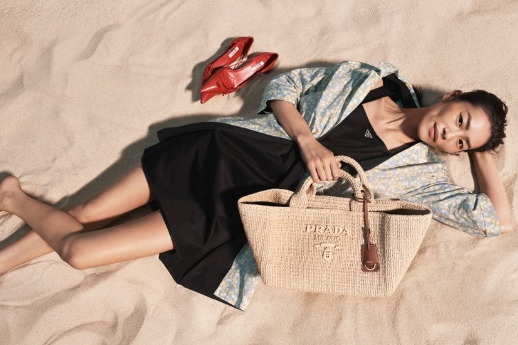 Bella Hadid, Prada Yaz Günleri 2026 kampanyasına öncülük ediyor