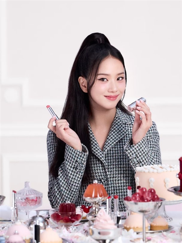 Dior Beauty’nin yeni Glass rujunu Jisoo, Willow Smith ve Anya Taylor-Joy tanıtıyor