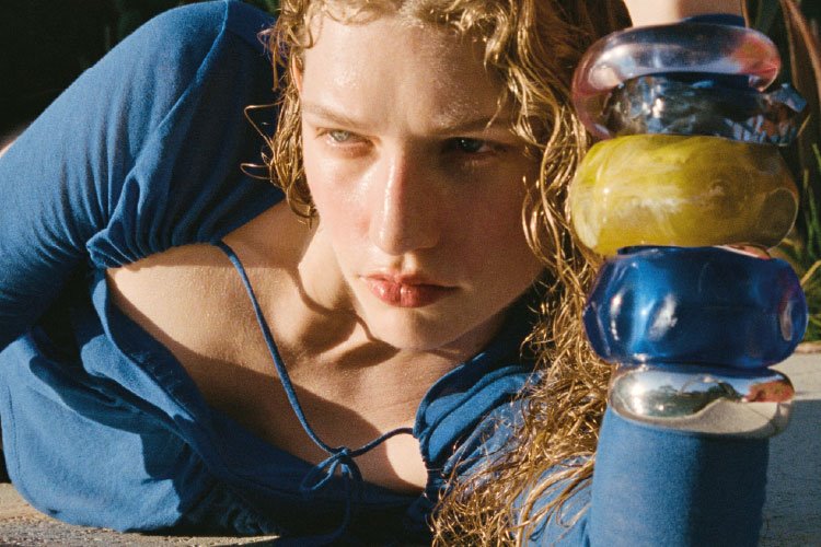 MANGO ve Eckhaus Latta’dan 2026 yazına özel kapsül koleksiyon