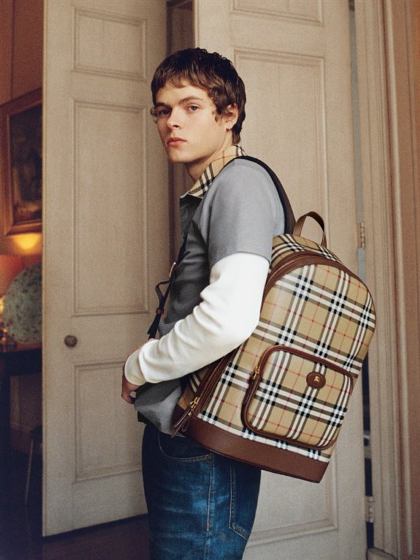 Burberry, 2026 sonbaharı için kırsal bölgeye yöneliyor